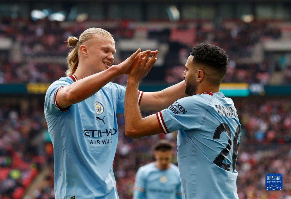 阿森纳新赛季第二客场球衣发布：灵感来自海布里球场（阿森纳发布新赛季二客球衣：灵感源自海布里球场）