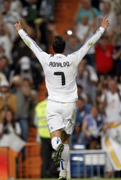 记者：莫兰特大概率留队，森林狼将控卫补强目标转向欧文（记者：莫兰特大概率留守，森林狼控卫补强转而瞄准欧文）